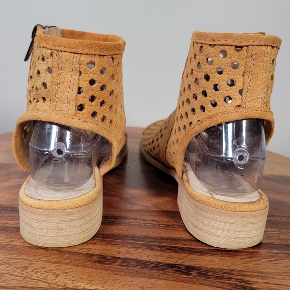 Musse & Cloud Tan Perforated Women's Ankle Boots Size 39 - Picture 7 of 17